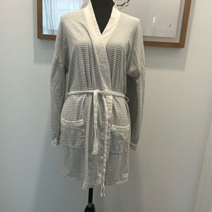 Max Studio sleepwear gray and white striped womens robe size XL